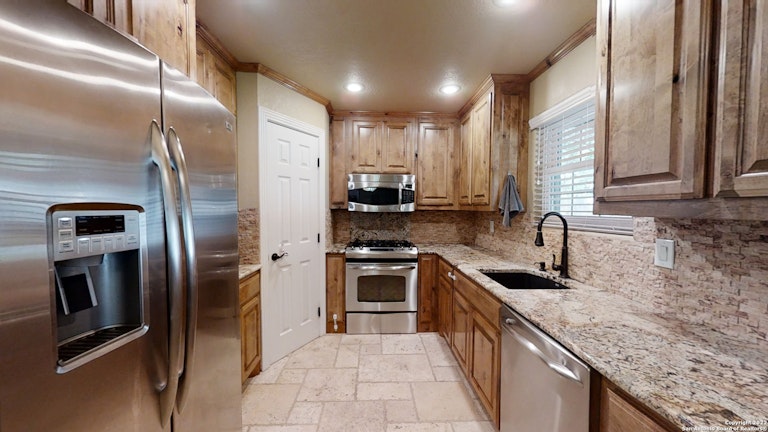 Photo 11 of 32 - 12227 Ridge Spur, San Antonio, TX 78247