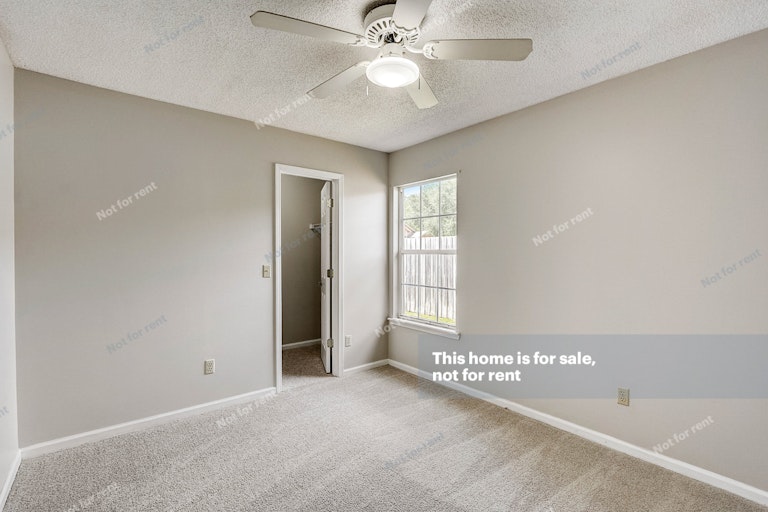 Photo 18 of 27 - 8029 Swamp Flower Dr, Jacksonville, FL 32244
