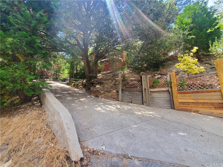 Photo 31 of 33 - 24937 Faulhorn Dr, Crestline, CA 92325