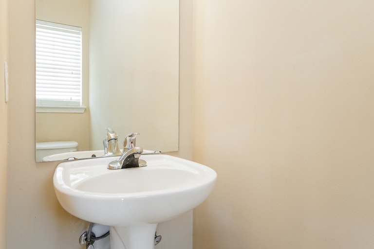 Photo 22 of 25 - 1810 Eagle Beach Ct, Raleigh, NC 27610