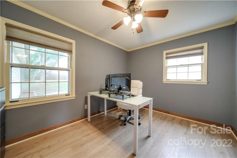 Photo 35 of 47 - 5802 Hillcrest Cir, Indian Trail, NC 28079