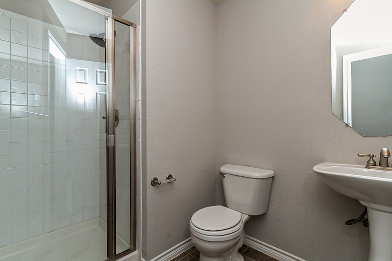 Photo 18 of 32 - 6813 White River Dr, Fort Worth, TX 76179