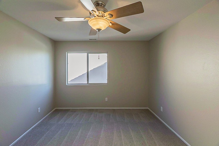 Photo 29 of 33 - 363 Selkirk Dr, Corona, CA 92881
