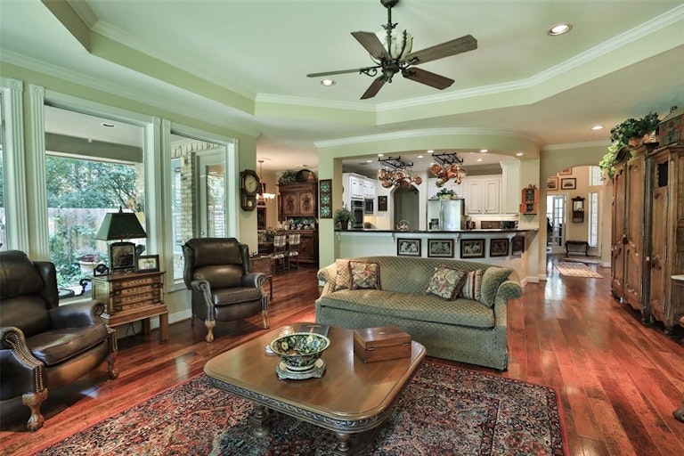 Photo 13 of 50 - 20602 Sunset Bend Ln, Spring, TX 77379
