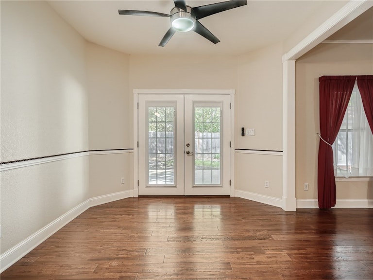 Photo 10 of 28 - 1908 Quivira Rd, Austin, TX 78745