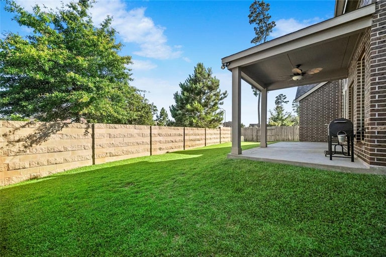 Photo 35 of 47 - 27390 Pendleton Trace Dr, Spring, TX 77386