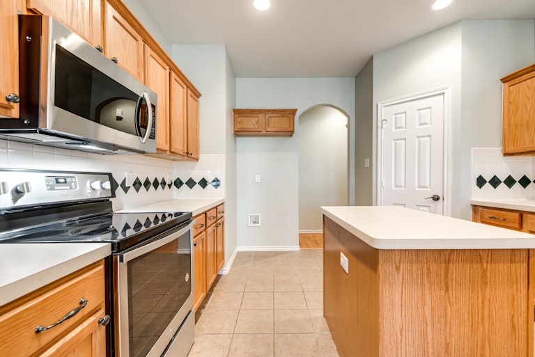 Photo 2 of 37 - 1610 Warrington Way, Forney, TX 75126