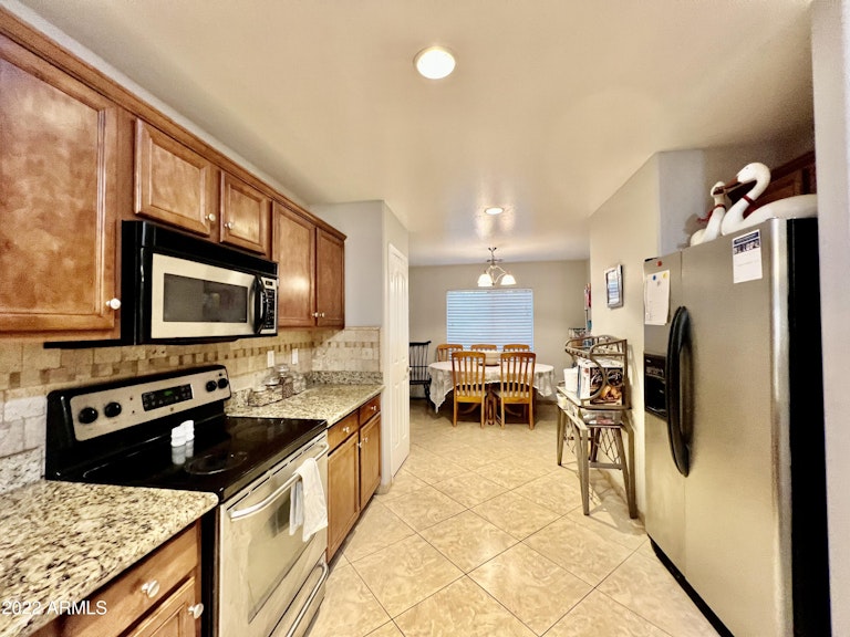 Photo 4 of 18 - 3598 E Del Rio Dr, San Tan Valley, AZ 85140