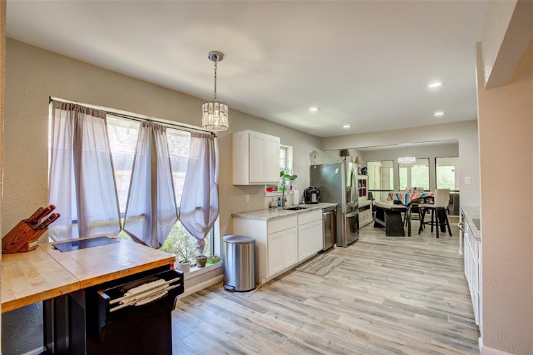 Photo 7 of 39 - 2914 Starboard Dr, Rockwall, TX 75087