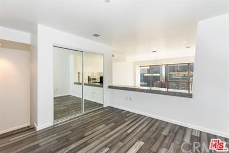 Photo 3 of 14 - 1100 Wilshire Blvd #2010, Los Angeles, CA 90017