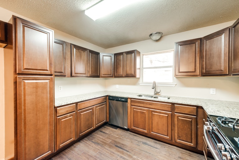 Photo 7 of 24 - 5729 Wedgmont Cir N, Fort Worth, TX 76133