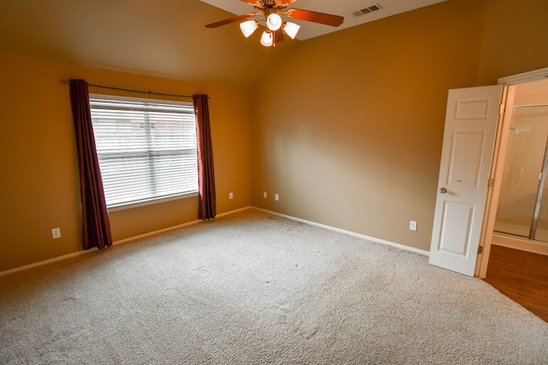 Photo 17 of 25 - 3209 Bloomfield Trl, Mansfield, TX 76063