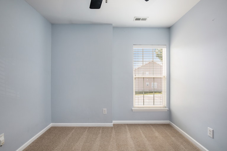 Photo 14 of 17 - 3107 Golden Dale Ln, Charlotte, NC 28262