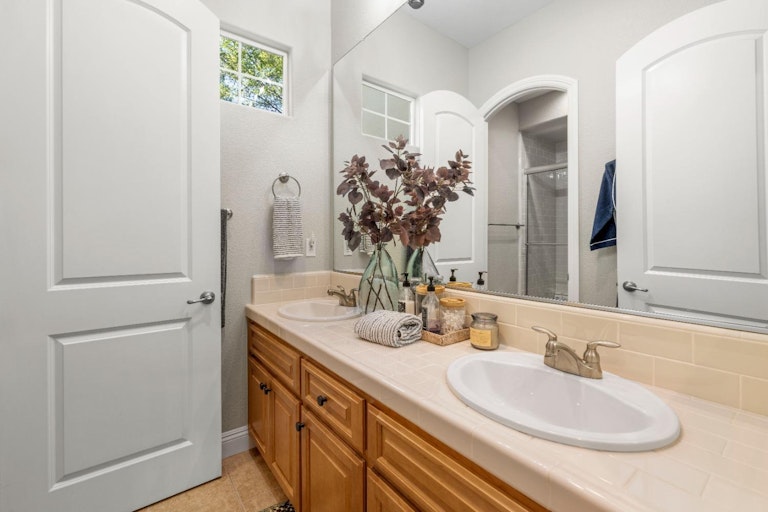 Photo 22 of 45 - 8616 Rockporte Ct, Roseville, CA 95747