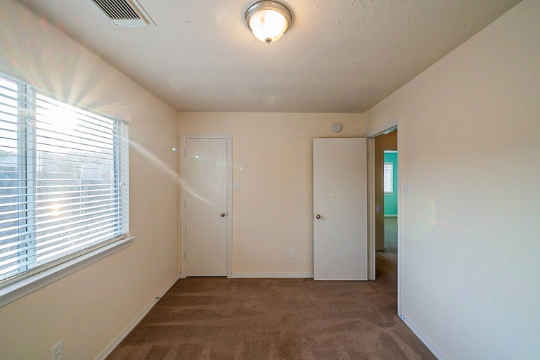 Photo 23 of 36 - 2011 Dalton Trace Ct, Spring, TX 77373