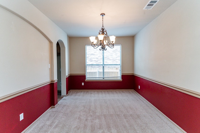 Photo 16 of 36 - 3916 Bamberg Ln, Fort Worth, TX 76244