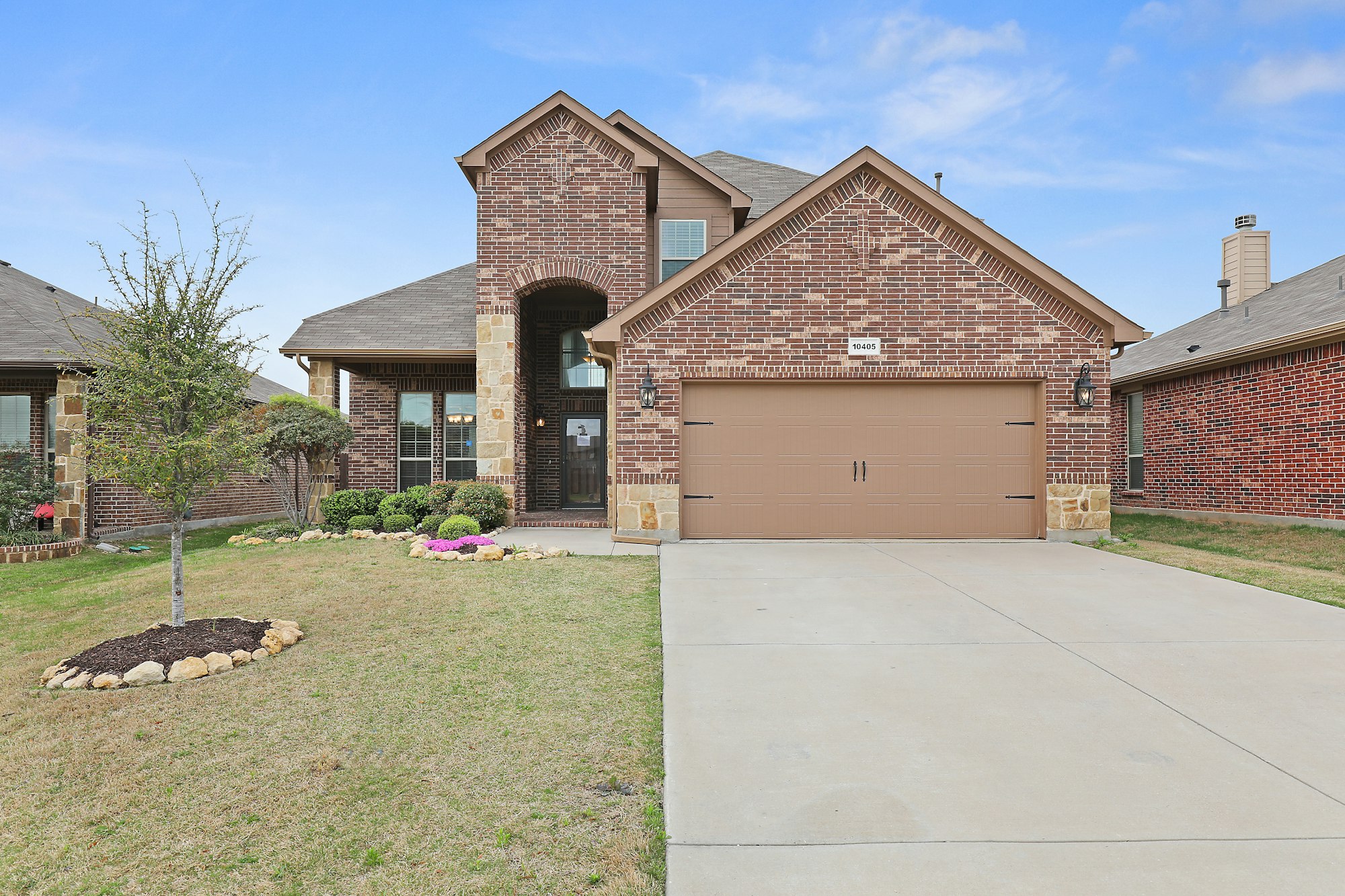 Photo 1 of 27 - 10405 Boxthorn Ct, Fort Worth, TX 76177