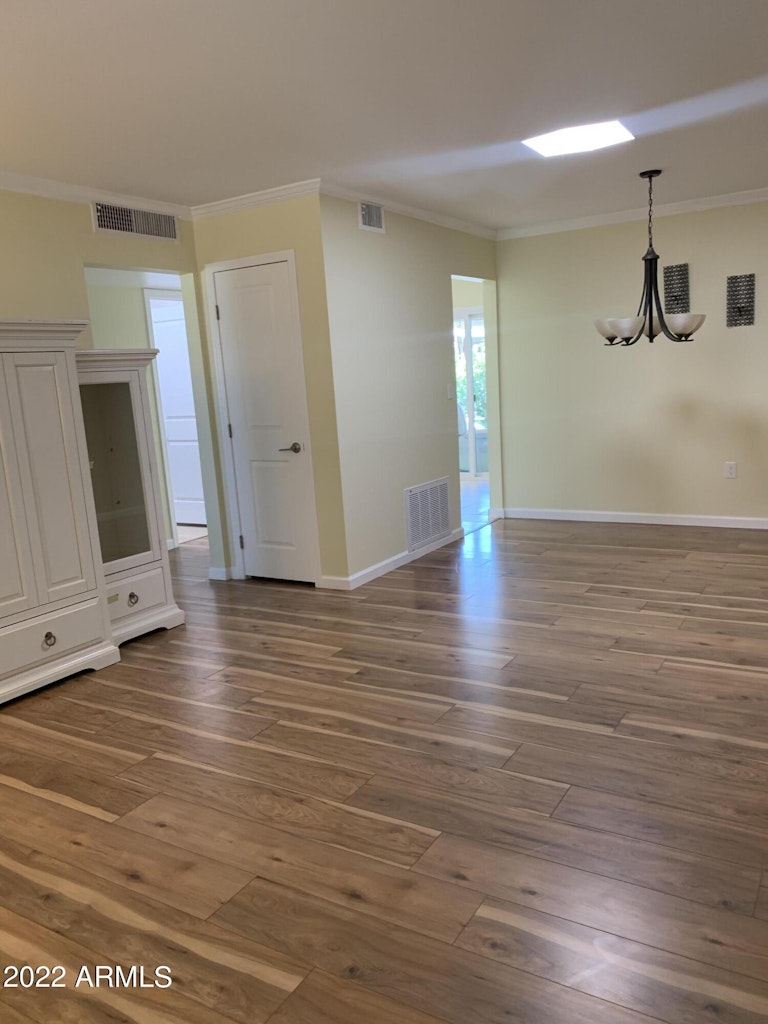 Photo 6 of 12 - 10605 W Coggins Dr, Sun City, AZ 85351