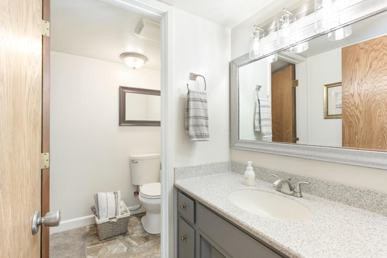 Photo 29 of 52 - 7373 Nob Hill Dr, Carmichael, CA 95608