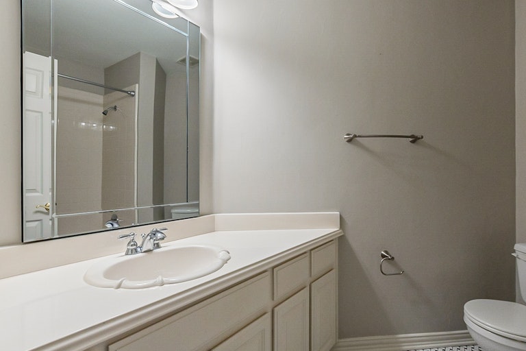 Photo 27 of 41 - 1900 Winchester St, McKinney, TX 75070