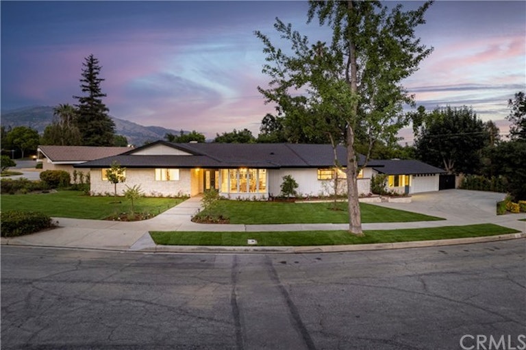 Photo 1 of 24 - 721 Huerta Verde Rd, Glendora, CA 91741