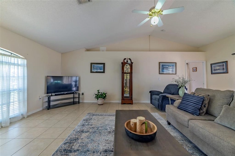 Photo 5 of 58 - 7704 Tessa Dr, Zephyrhills, FL 33540