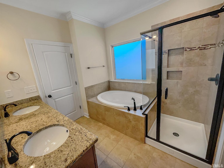 Photo 19 of 23 - 4005 Manderleigh Dr, Knightdale, NC 27545