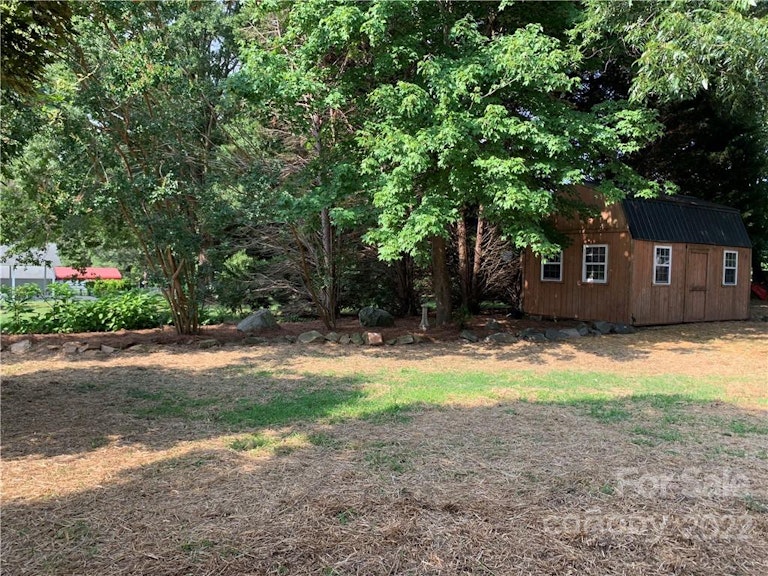 Photo 37 of 46 - 110 Tanglewood Dr, Kannapolis, NC 28081