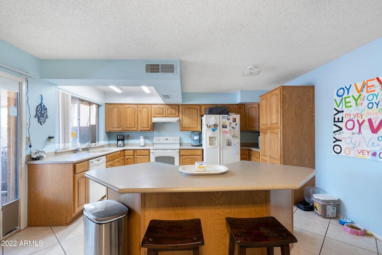 Photo 10 of 22 - 13421 N 24th Ave, Phoenix, AZ 85029