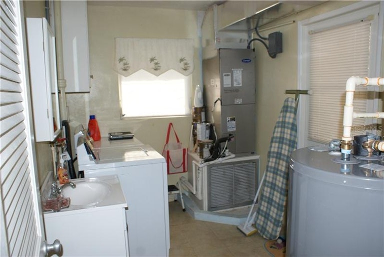 Photo 11 of 25 - 600 Harbor Dr S, Venice, FL 34285