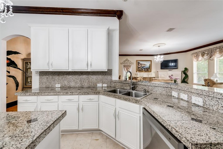 Photo 32 of 39 - 2608 Valencia Ln, Denton, TX 76210