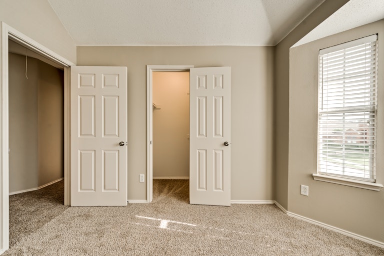 Photo 24 of 26 - 812 Pebble Ridge Dr, Lewisville, TX 75067