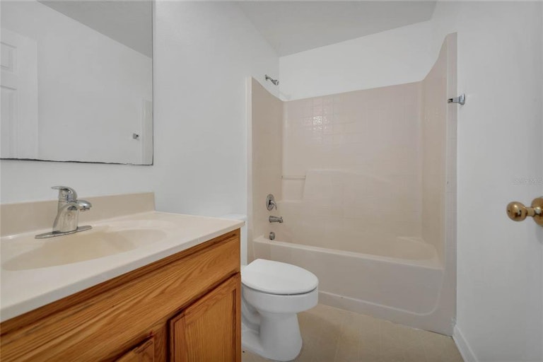 Photo 27 of 34 - 1975 Alambra Cir, Apopka, FL 32703