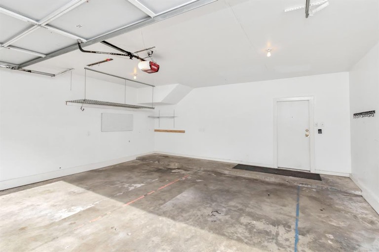 Photo 32 of 33 - 2409 Bering Dr #6, Houston, TX 77057