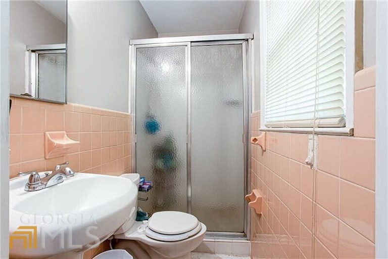 Photo 18 of 37 - 2612 Clairmont Rd NE, Atlanta, GA 30329