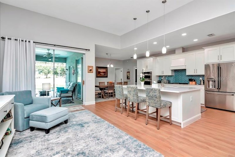 Photo 20 of 72 - 18910 Maisons Dr, Lutz, FL 33558