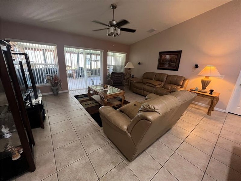 Photo 11 of 59 - 1028 Grand Reserve Dr, Davenport, FL 33837