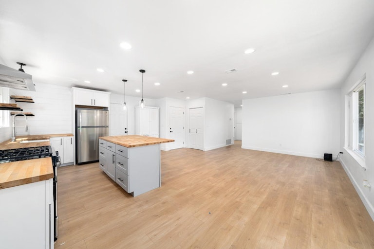 Photo 13 of 29 - 4208 Strathmore Way, North Highlands, CA 95660