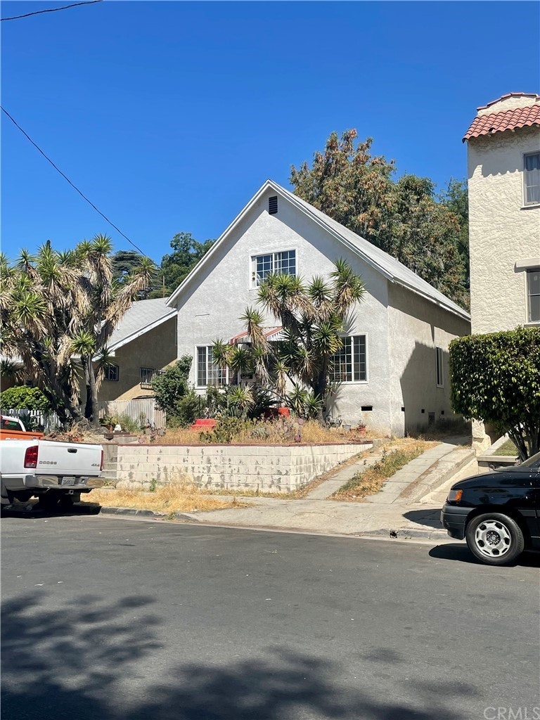 Photo 2 of 31 - 5415 Ash St, Los Angeles, CA 90042