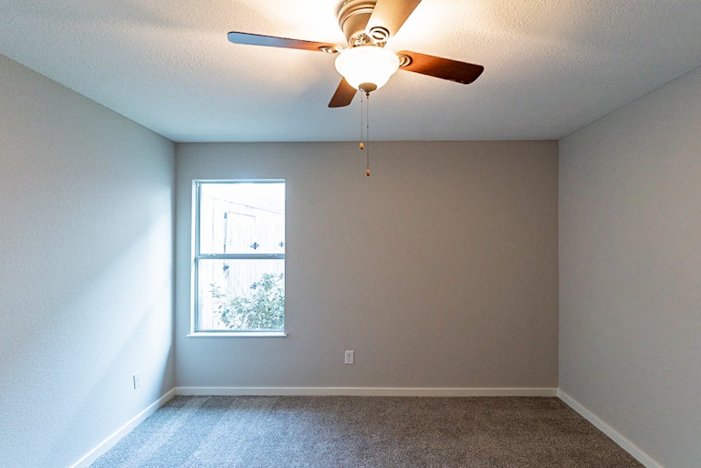 Photo 23 of 34 - 7813 Shoal Bnd, Denton, TX 76210