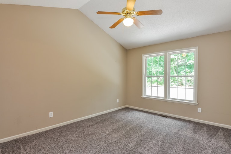 Photo 13 of 25 - 5209 Pronghorn Ln, Raleigh, NC 27610
