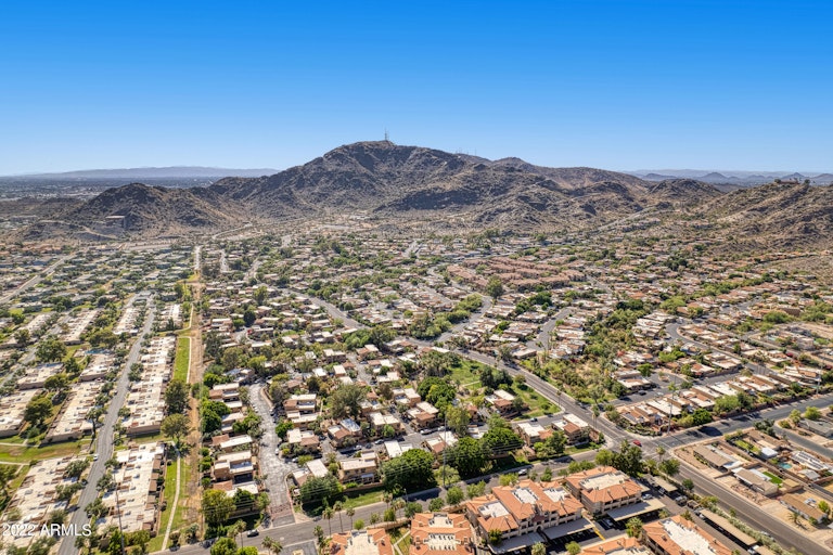 Photo 35 of 40 - 10430 N 10th Pl #2, Phoenix, AZ 85020