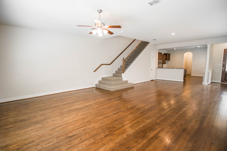 Photo 13 of 36 - 1142 N Bishop Ave, Dallas, TX 75208