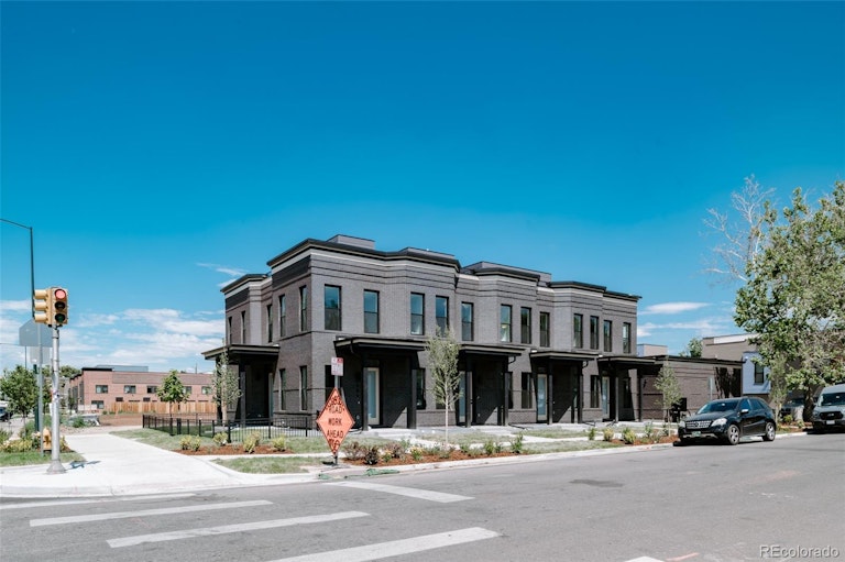 Photo 1 of 22 - 879 30th St, Denver, CO 80205