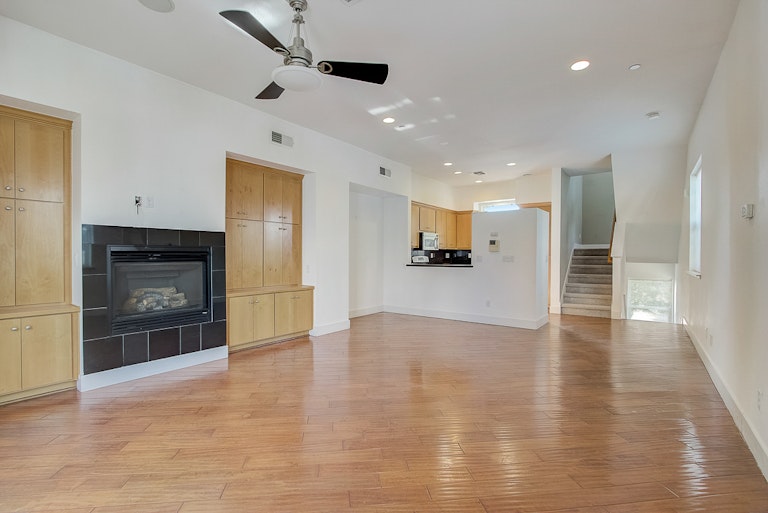 Photo 5 of 29 - 269 3rd St, West Sacramento, CA 95605
