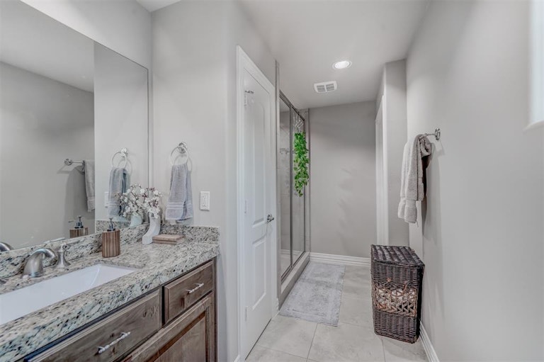 Photo 22 of 31 - 2026 Pecan St, Katy, TX 77494