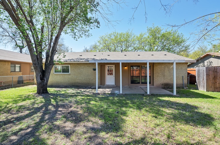 Photo 26 of 29 - 3106 Edelweiss Dr, Grand Prairie, TX 75052
