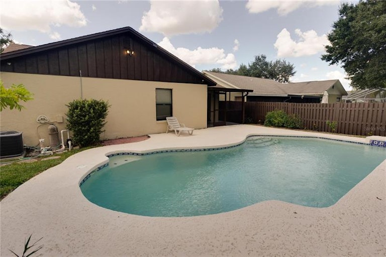 Photo 38 of 39 - 11007 Kenbrook Dr, Riverview, FL 33578