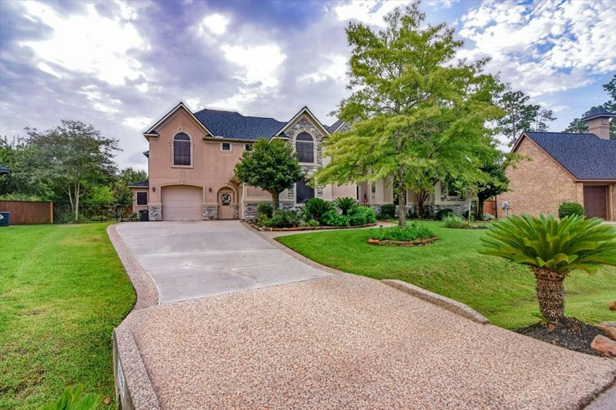 Photo 1 of 50 - 25306 Fawn Point Ct, Spring, TX 77389