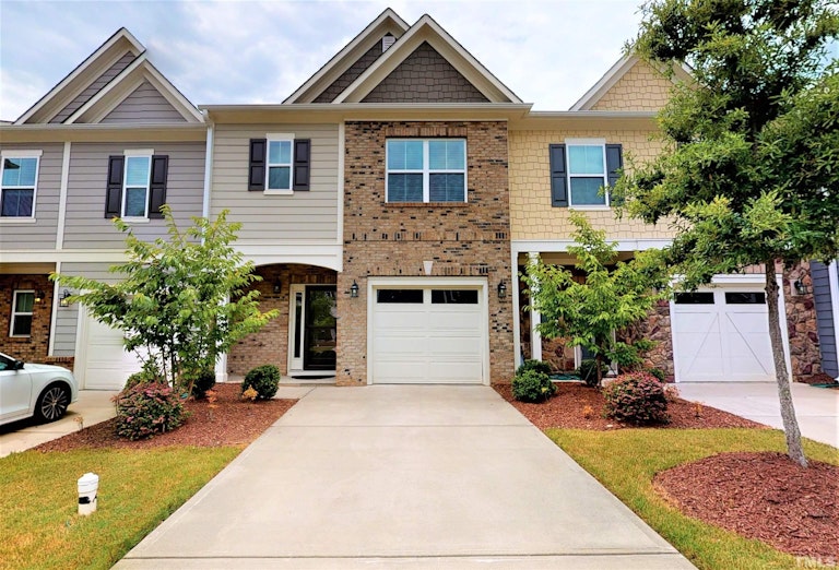 Photo 1 of 11 - 125 Bowerbank Ln, Apex, NC 27539